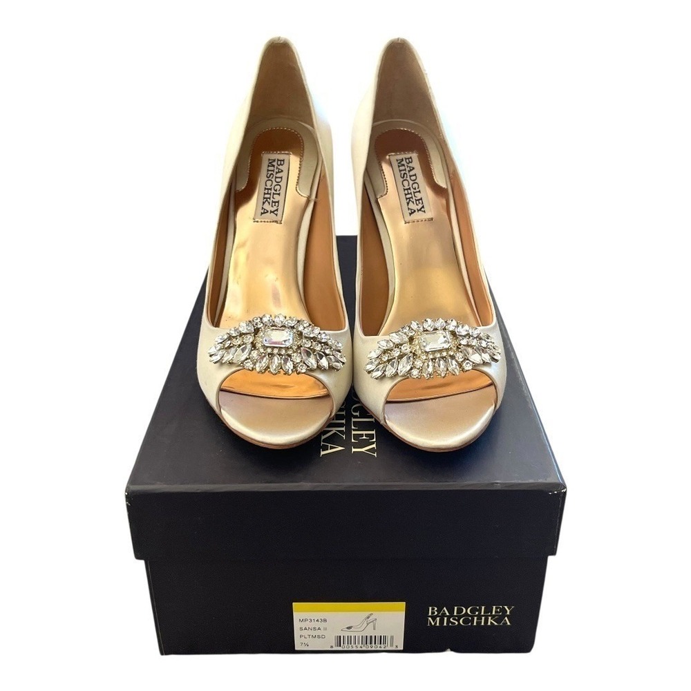 Badgley Mischka Sansa II Peep Toe Pump Women 7.5 Ivory Good Crystal Satin Heel - Picture 3 of 13